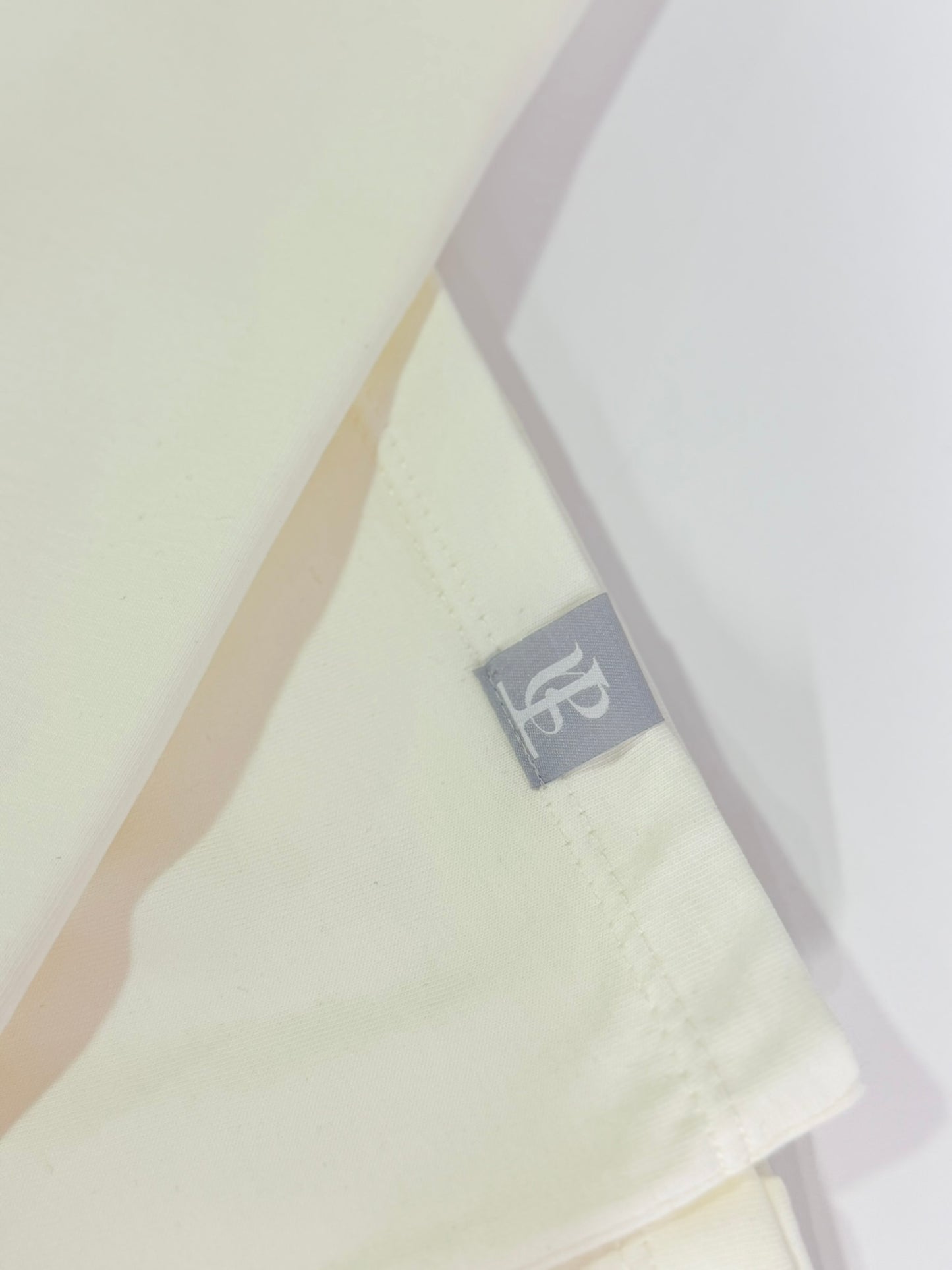 CAMISETA BORDADA A MAQUINA CORAZÓN ANATÓMICO