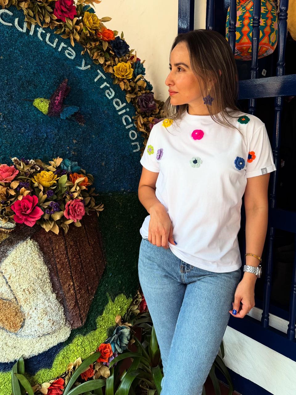 CAMISETAS BORDADAS A MANO