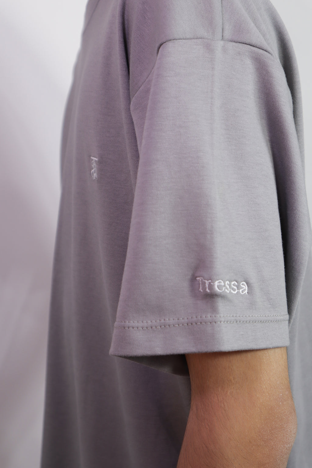 CAMISETA LOGO TRESSA OVERSIZE