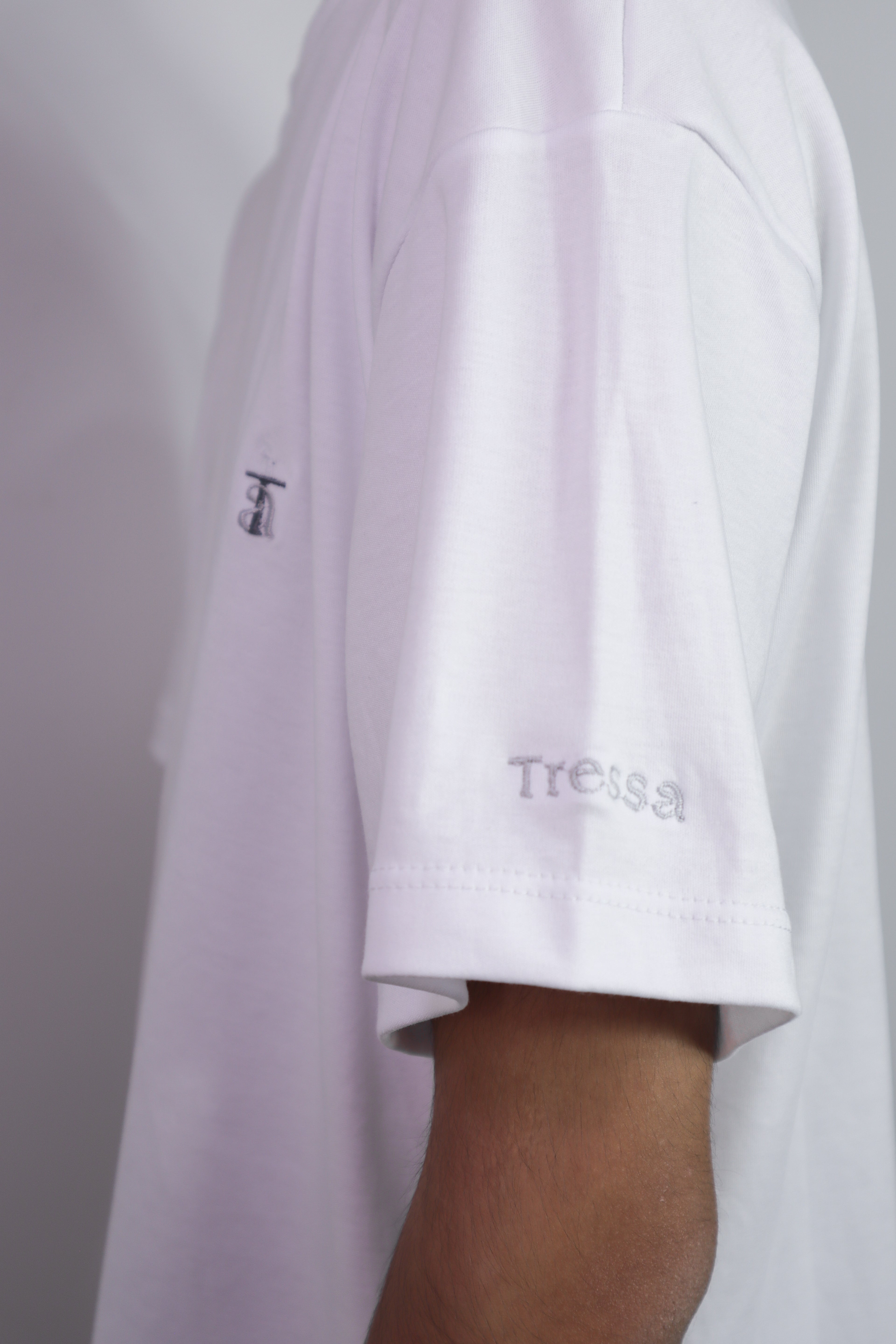 CAMISETA LOGO TRESSA OVERSIZE