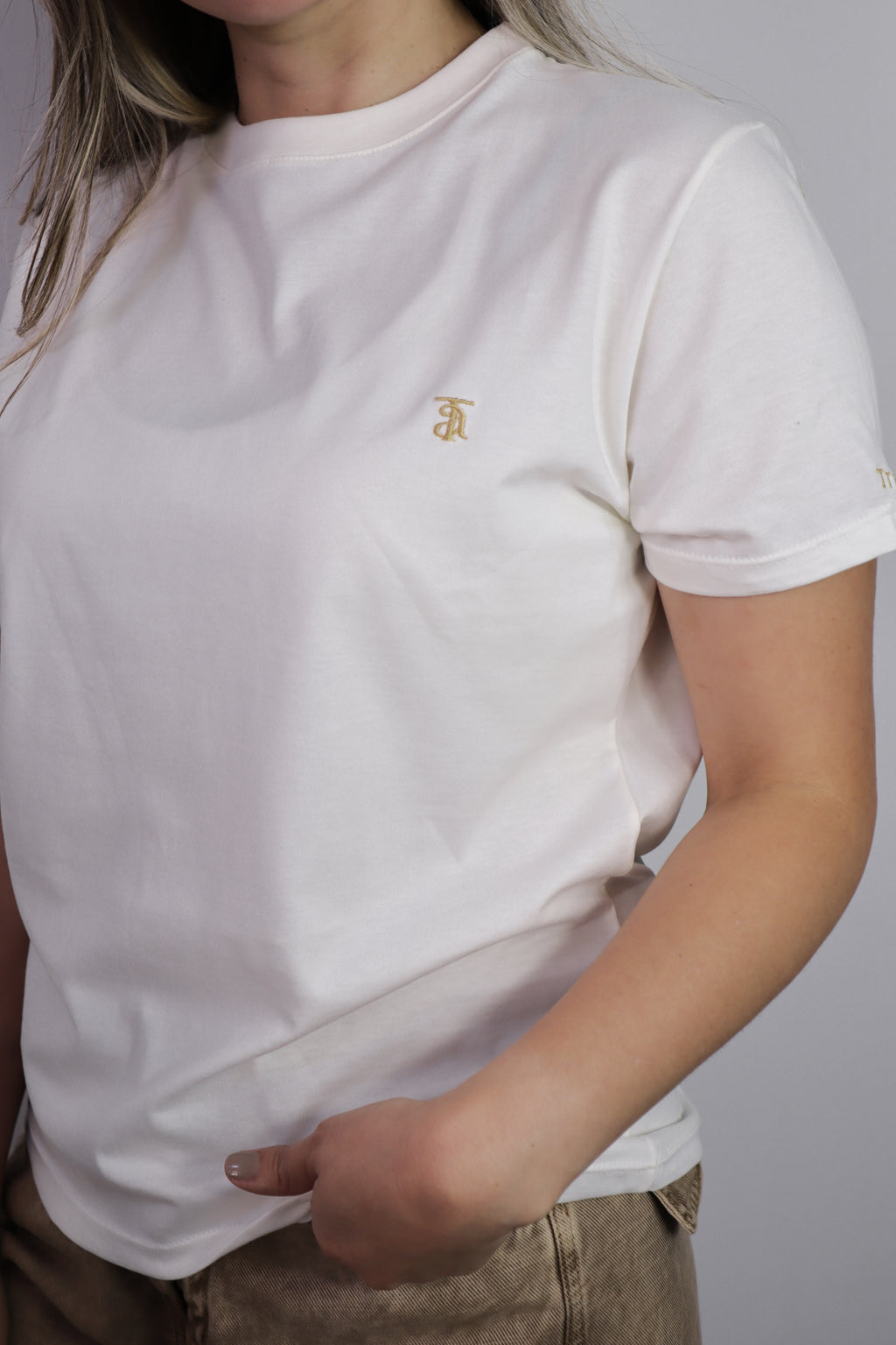 CAMISETA CLÁSICA CUELLO REDONDO