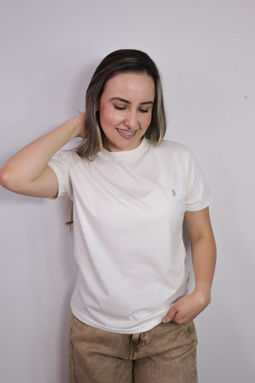 CAMISETA CLÁSICA CUELLO REDONDO