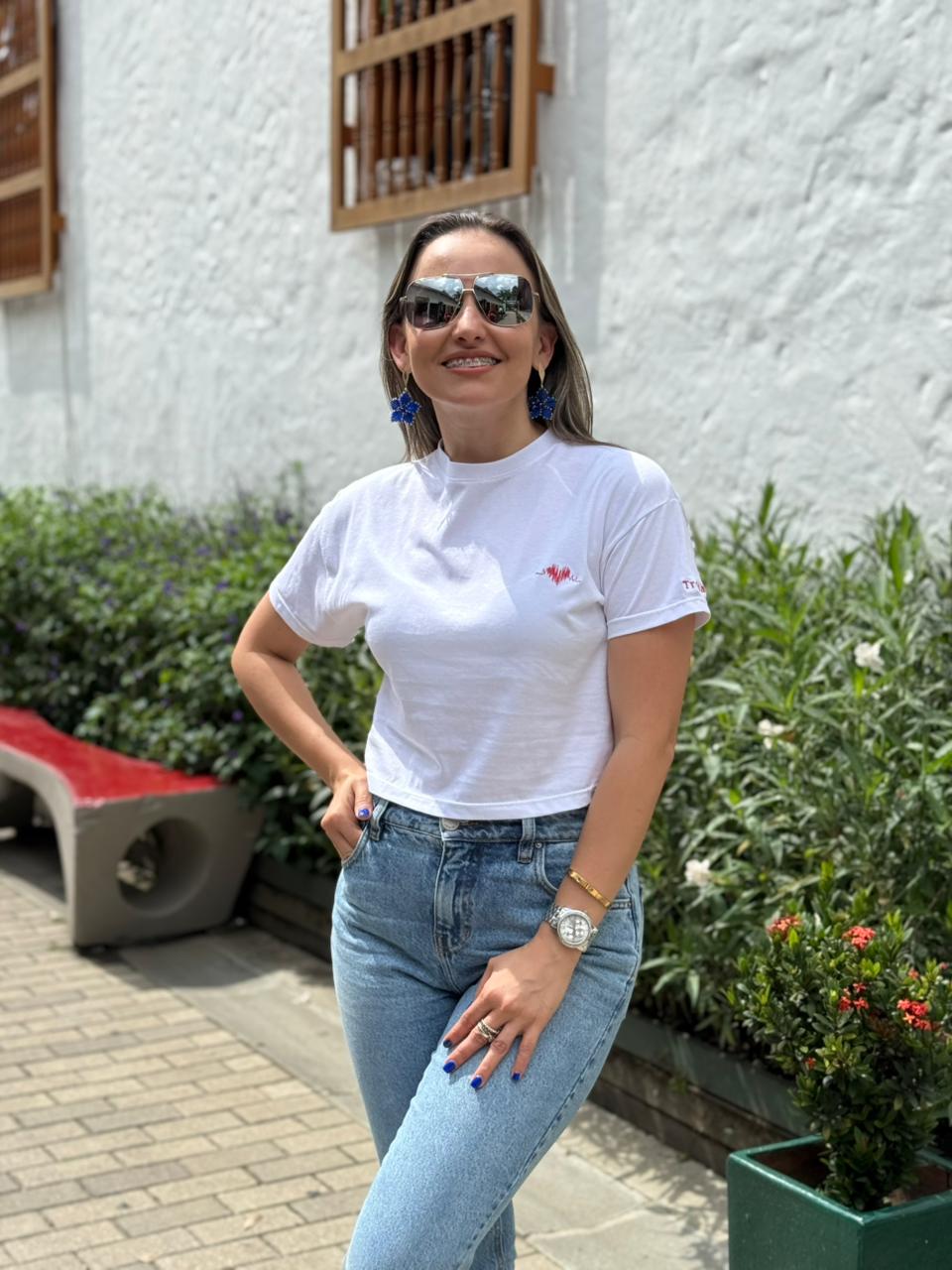 CAMISETA TIPO CROP CORAZÓN LATIENDO