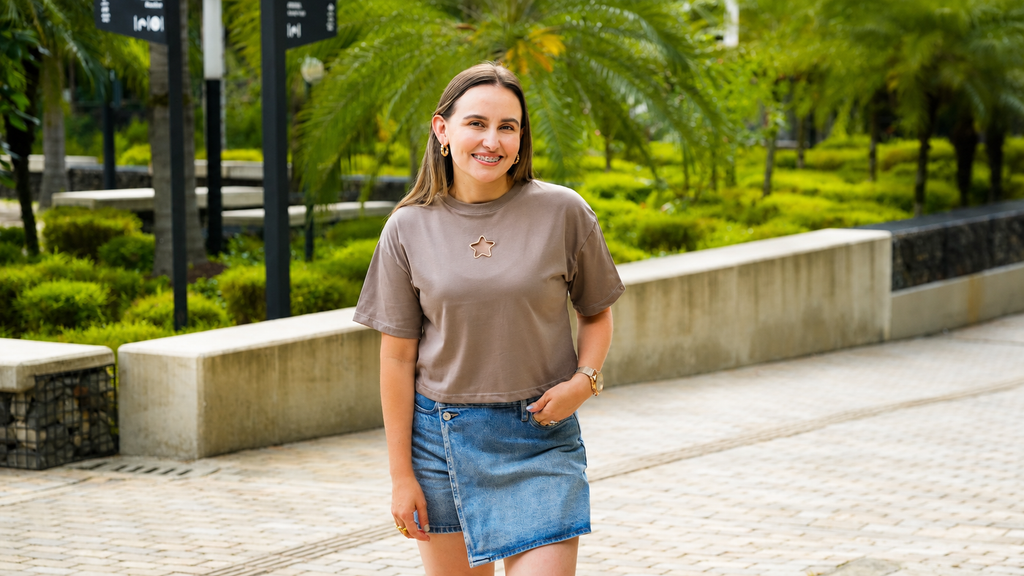 CAMISETA TIPO CROP ESTRELLA