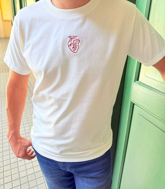 CAMISETA BORDADA A MAQUINA CORAZÓN ANATÓMICO