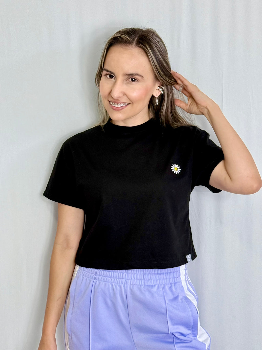 CAMISETA TIPO CROP FLOR MARGARITA