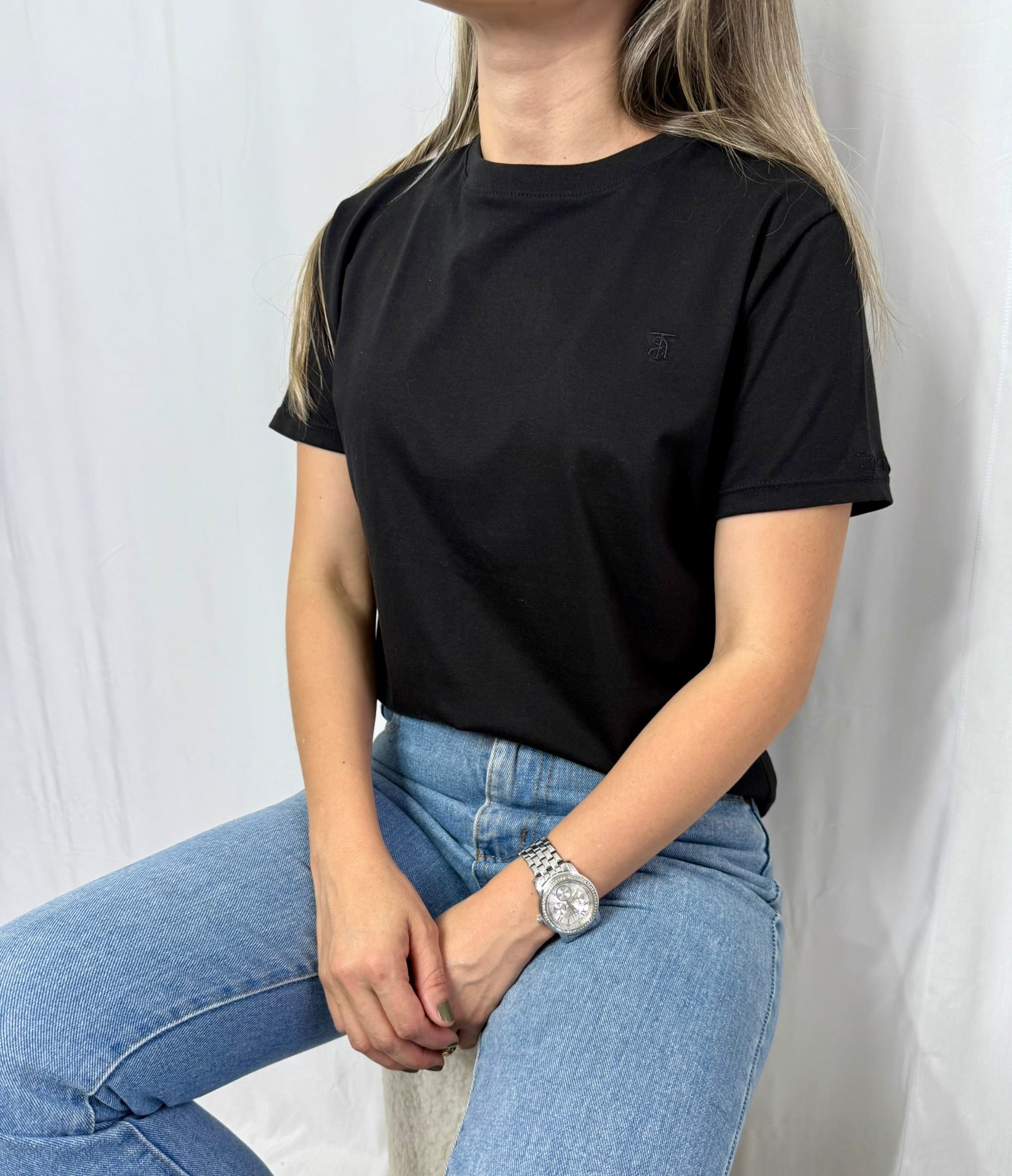 CAMISETA CLÁSICA CUELLO REDONDO