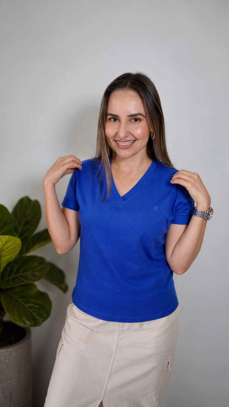 CAMISETA CLÁSICA CUELLO  "V"