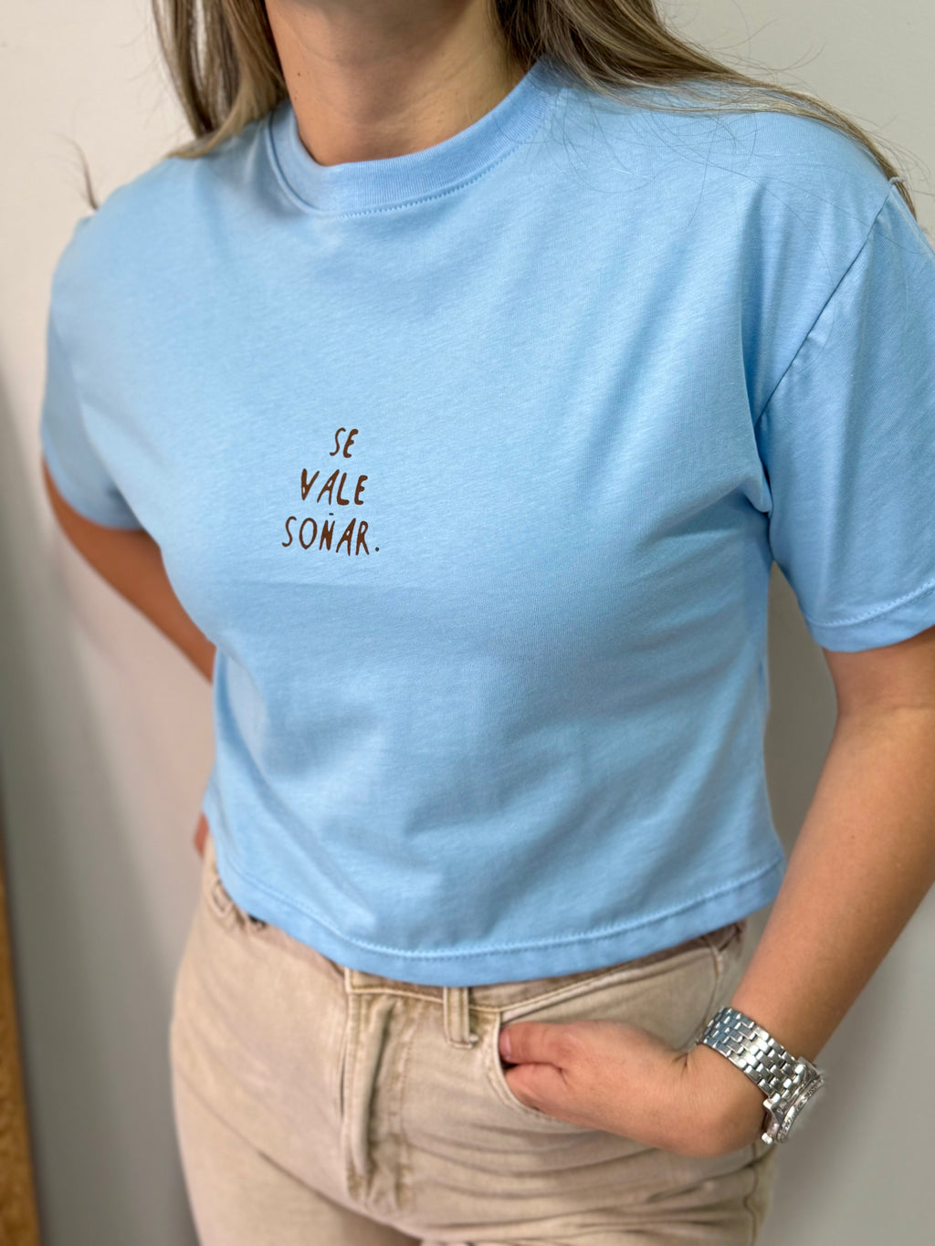 CAMISETA TIPO CROP TOP SE VALE SOÑAR