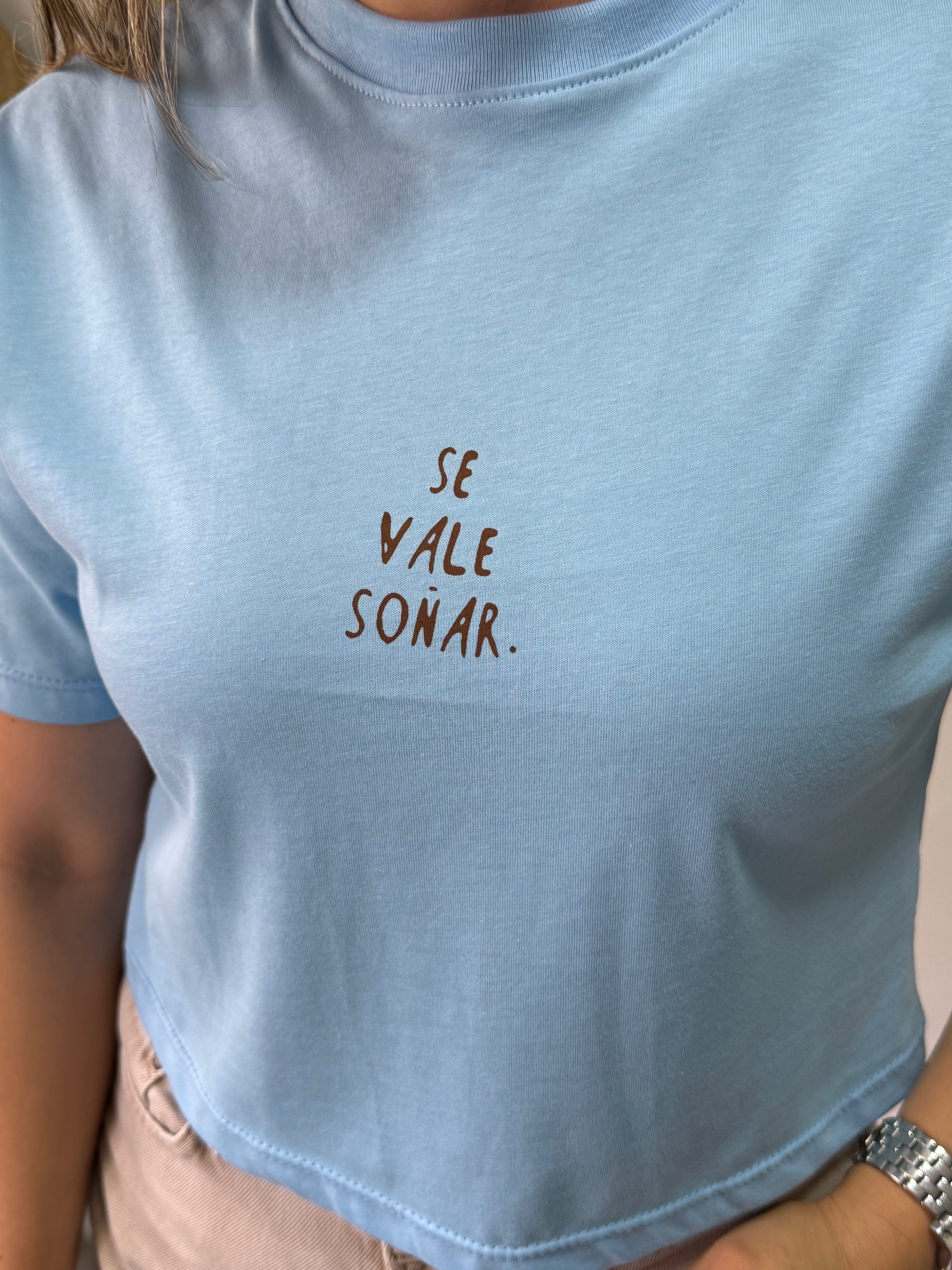 CAMISETA TIPO CROP TOP SE VALE SOÑAR