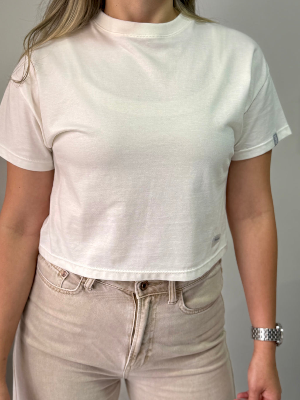 CAMISETA TIPO CROP CLÁSICAS