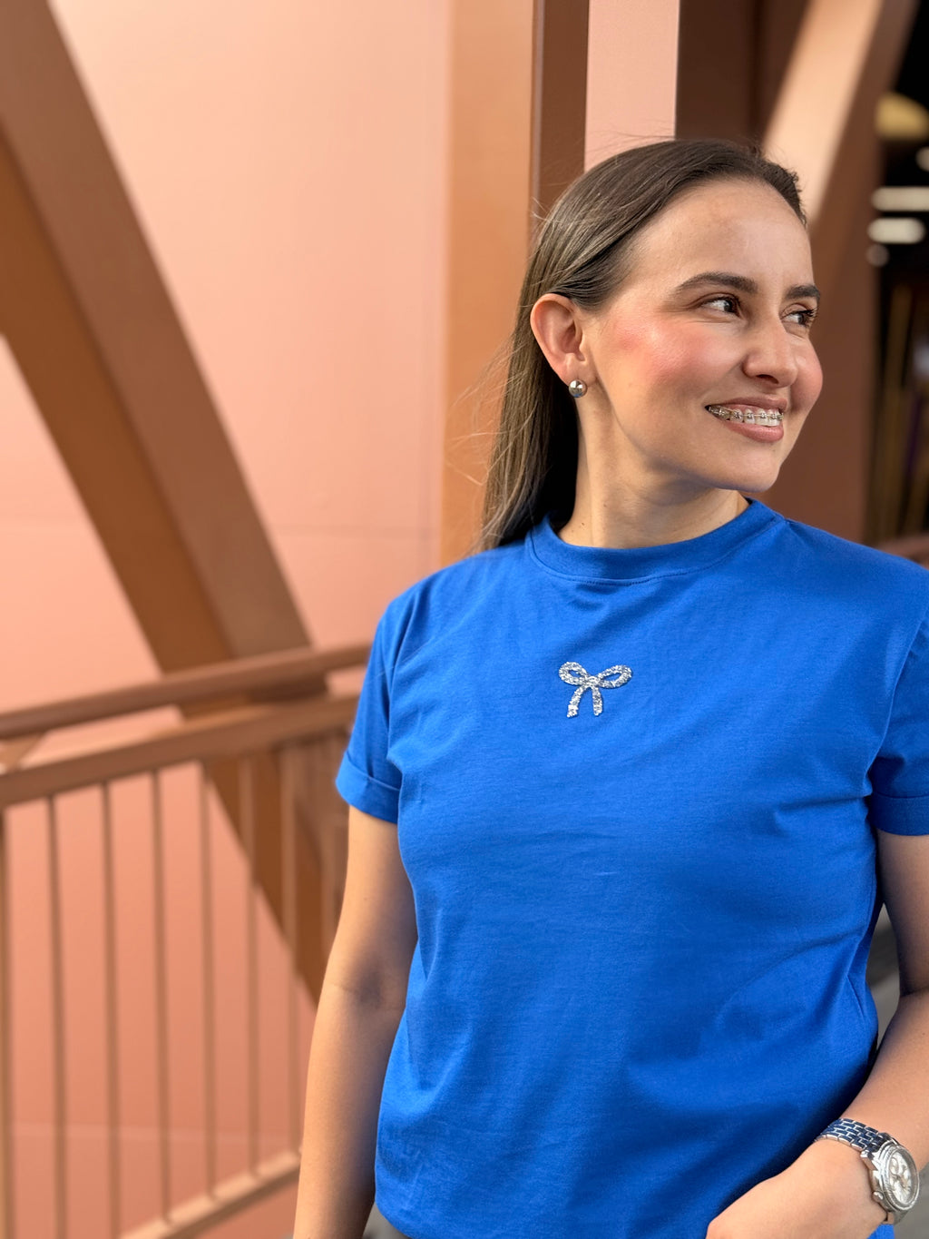CAMISETA MOÑO EN PEDRERÍA