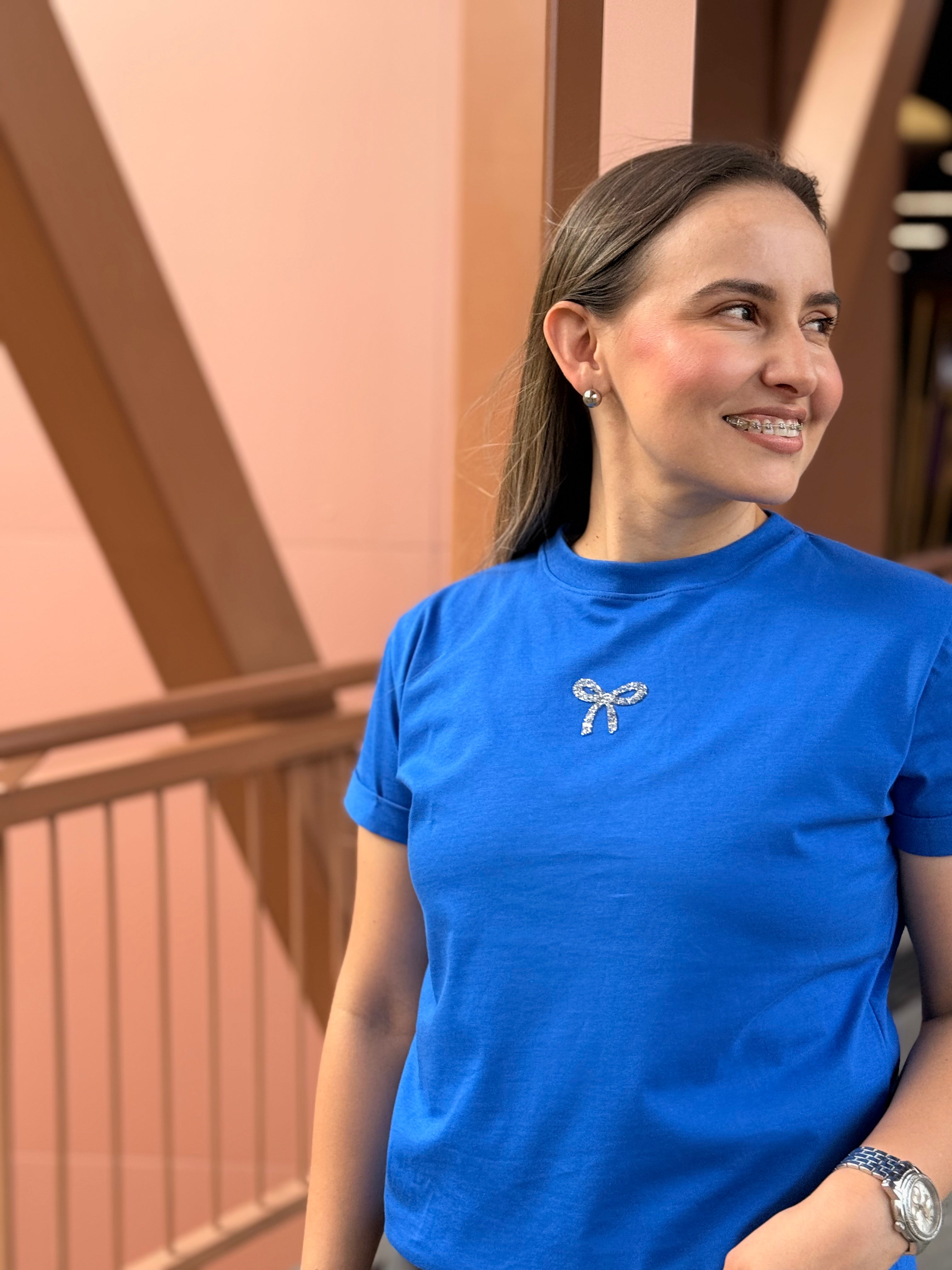 CAMISETA MOÑO EN PEDRERÍA