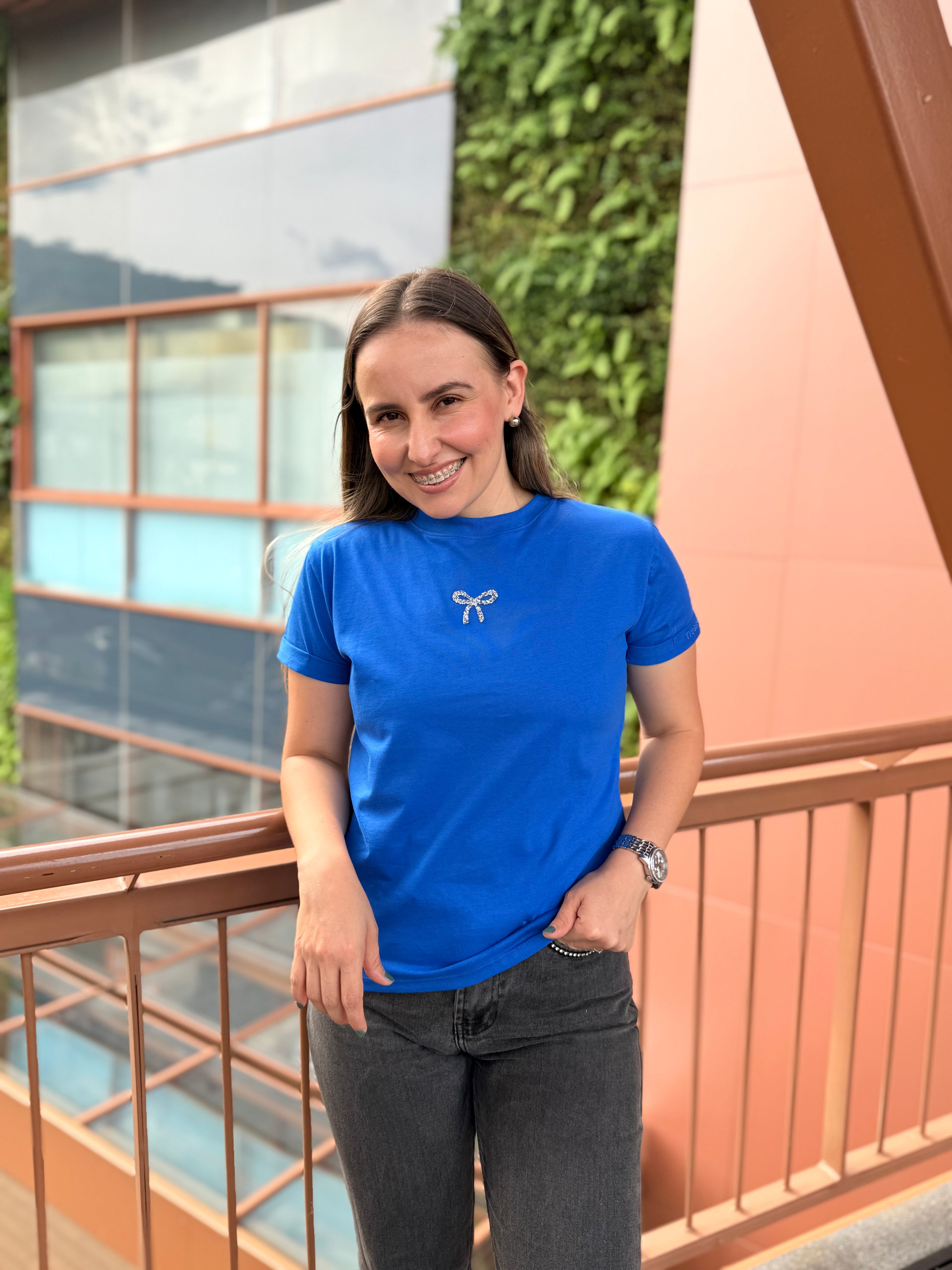 CAMISETA MOÑO EN PEDRERÍA