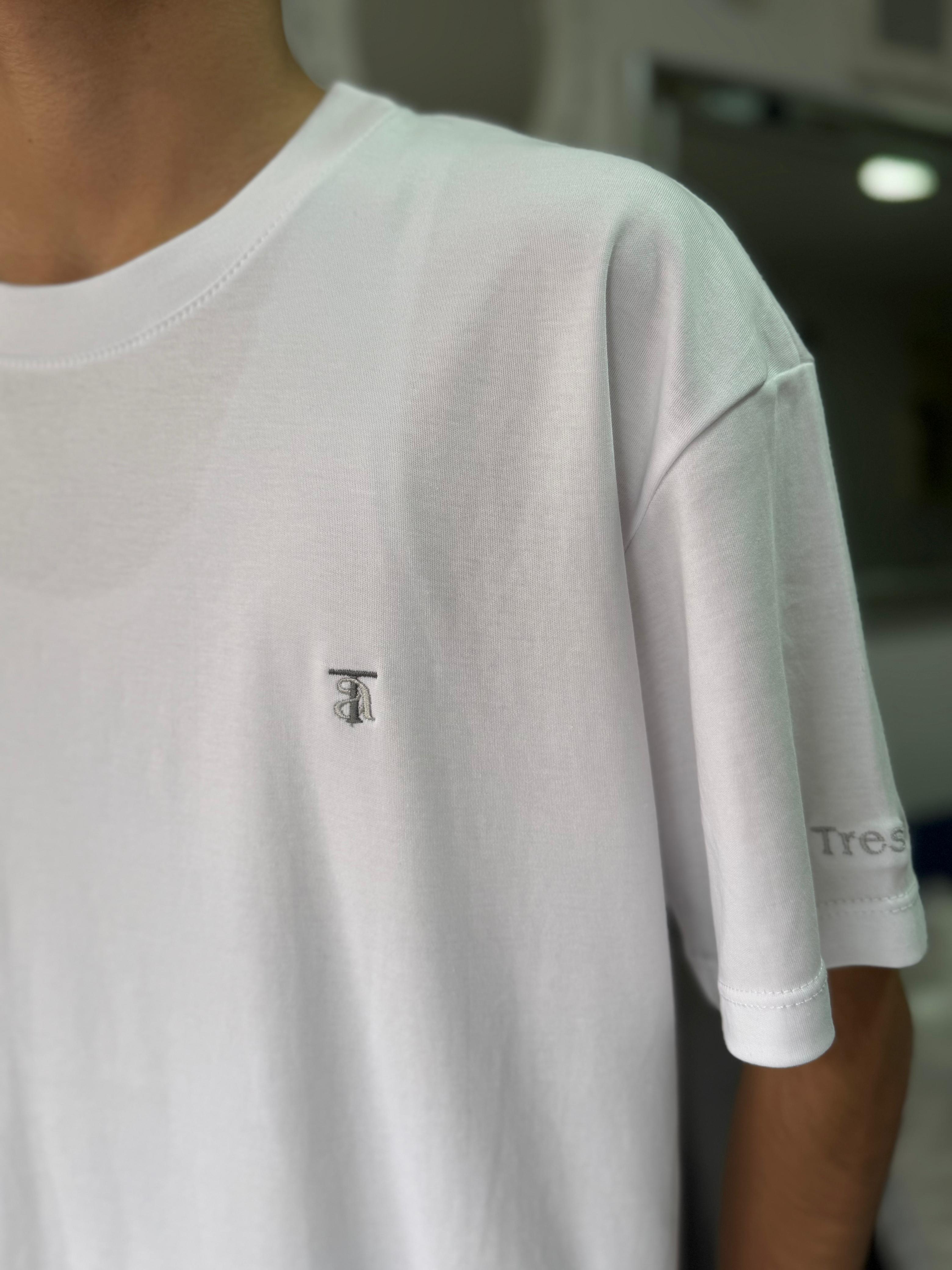 CAMISETA LOGO TRESSA OVERSIZE