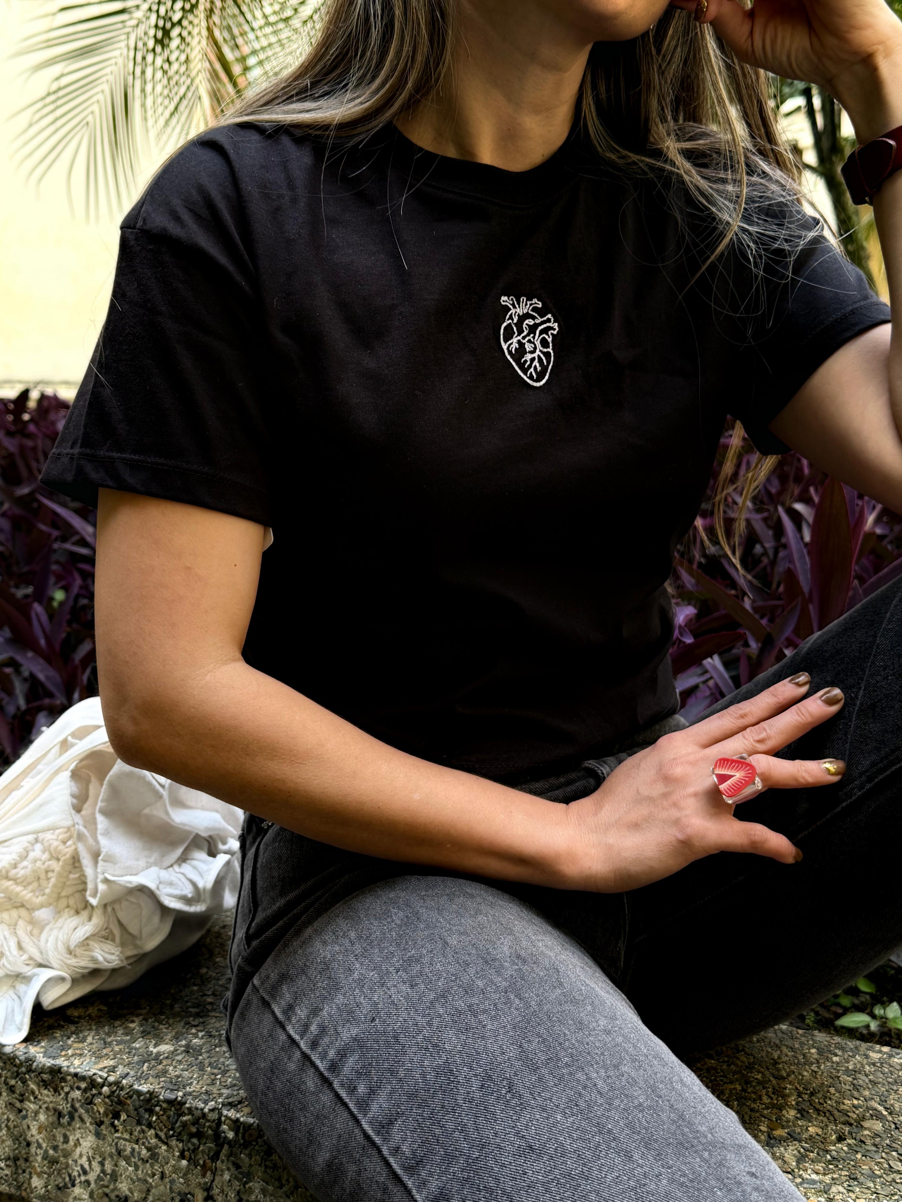 CAMISETA CROP CORAZON ANATÓMICO