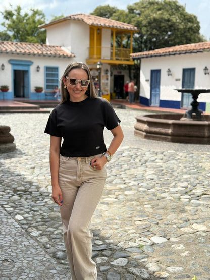 CAMISETA TIPO CROP CLÁSICAS